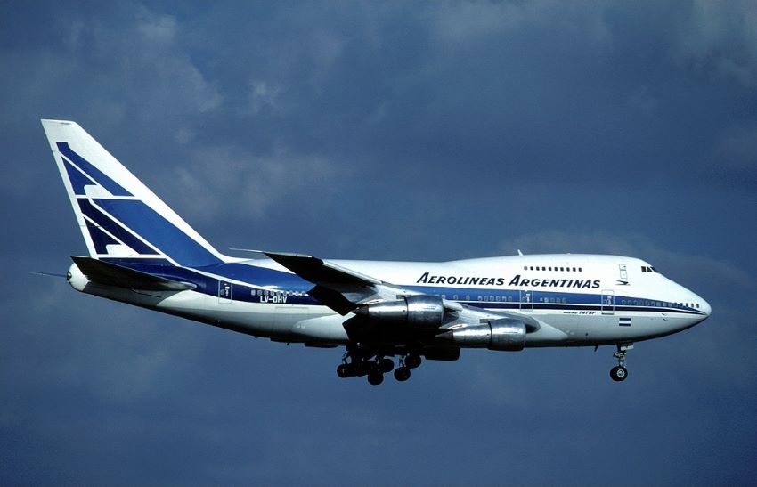 Aerolíneas Argentinas B747SP 27 LV OHV landing at Zurich International Airport4