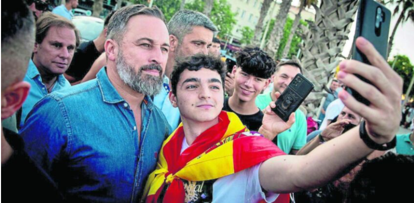 Selfie Abascal con jóven 